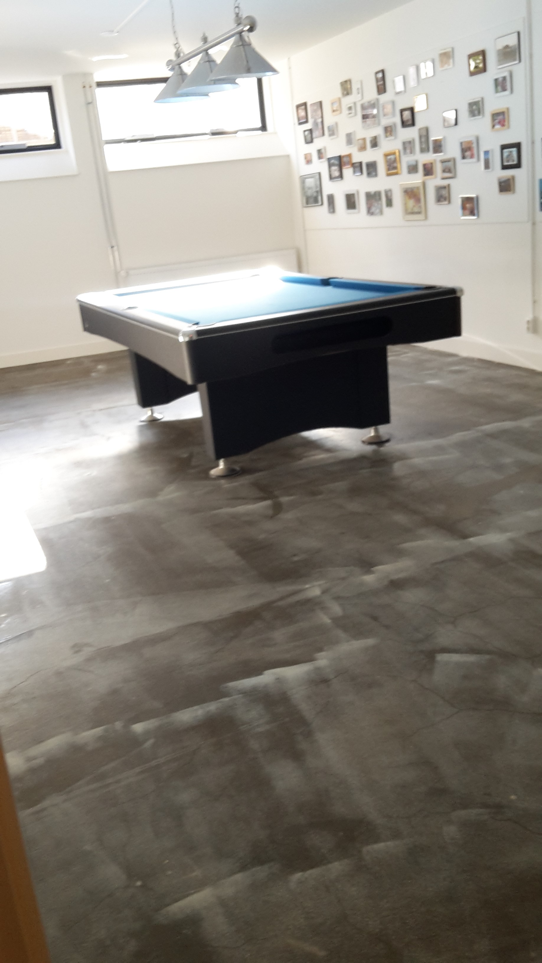 Chipsvloer in kelder/pool ruimte (1)